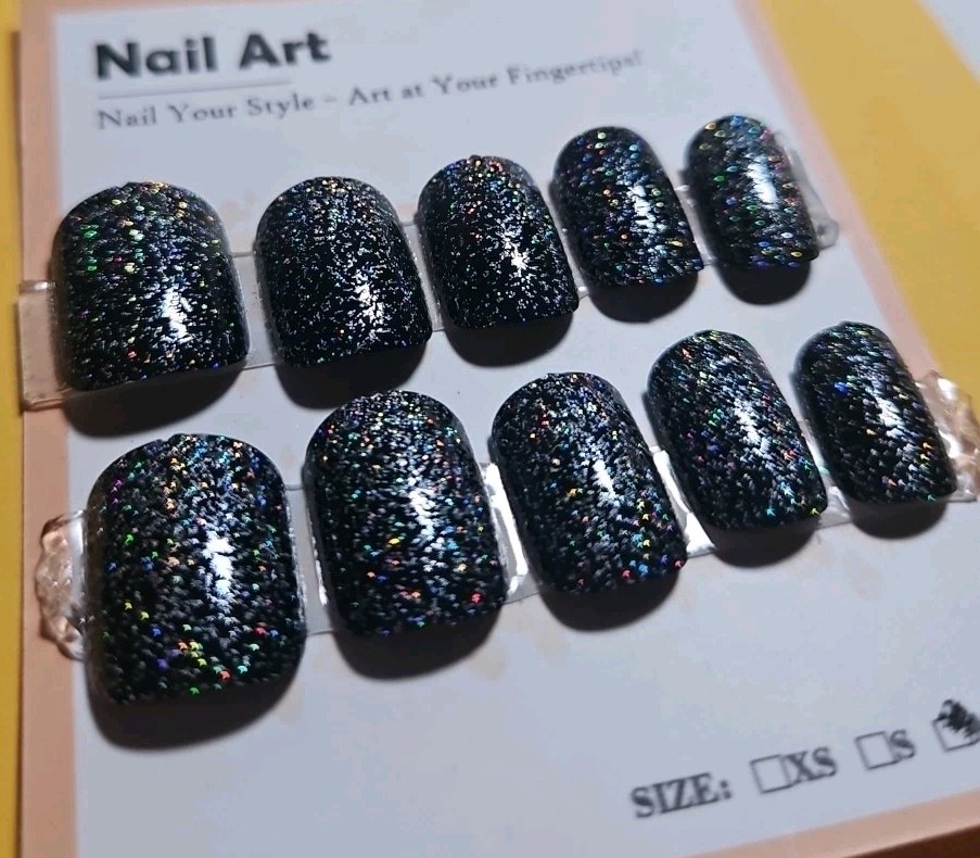 Nail Art 10PCS Medium Short Round Black With Glitter Nails