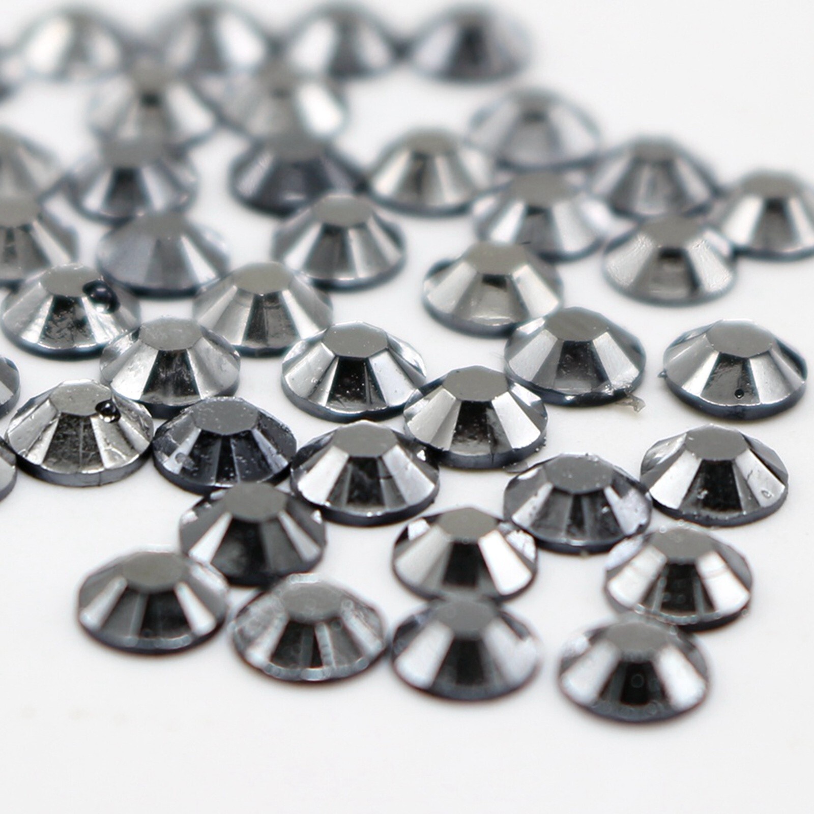 2000 Gunmetal Crystal Acrylic Round Faceted Flatback Rhinestone Gem 4mm SS16