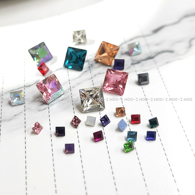 Swarovski 4428 XILION Square Fancy Stone 4mm (10pcs)