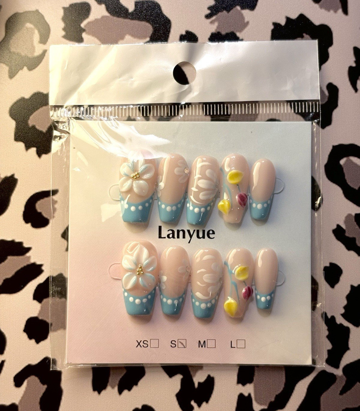 Lanyue Press-On Nails Blue Nude 3D Flower Pre-Designed Coffin Medium