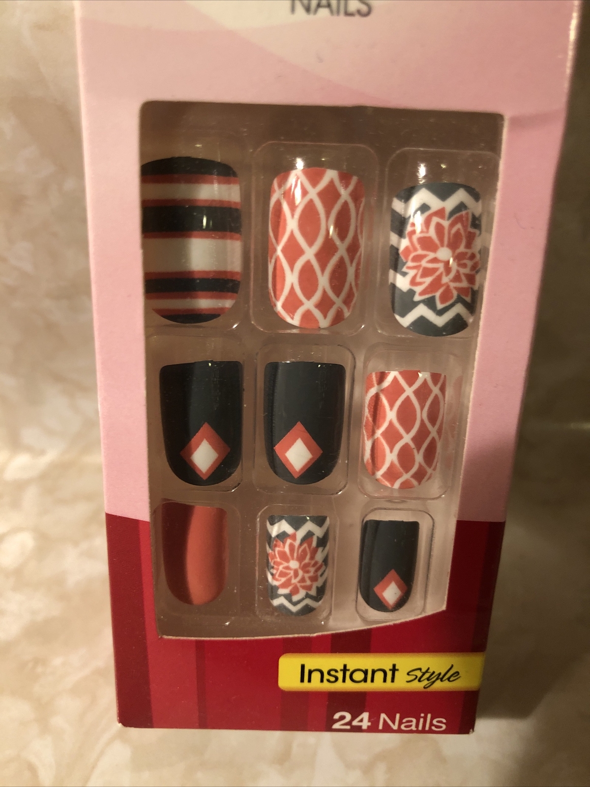 Kiss Glue On Nails Deep Red tips with Chevron pattern Medium