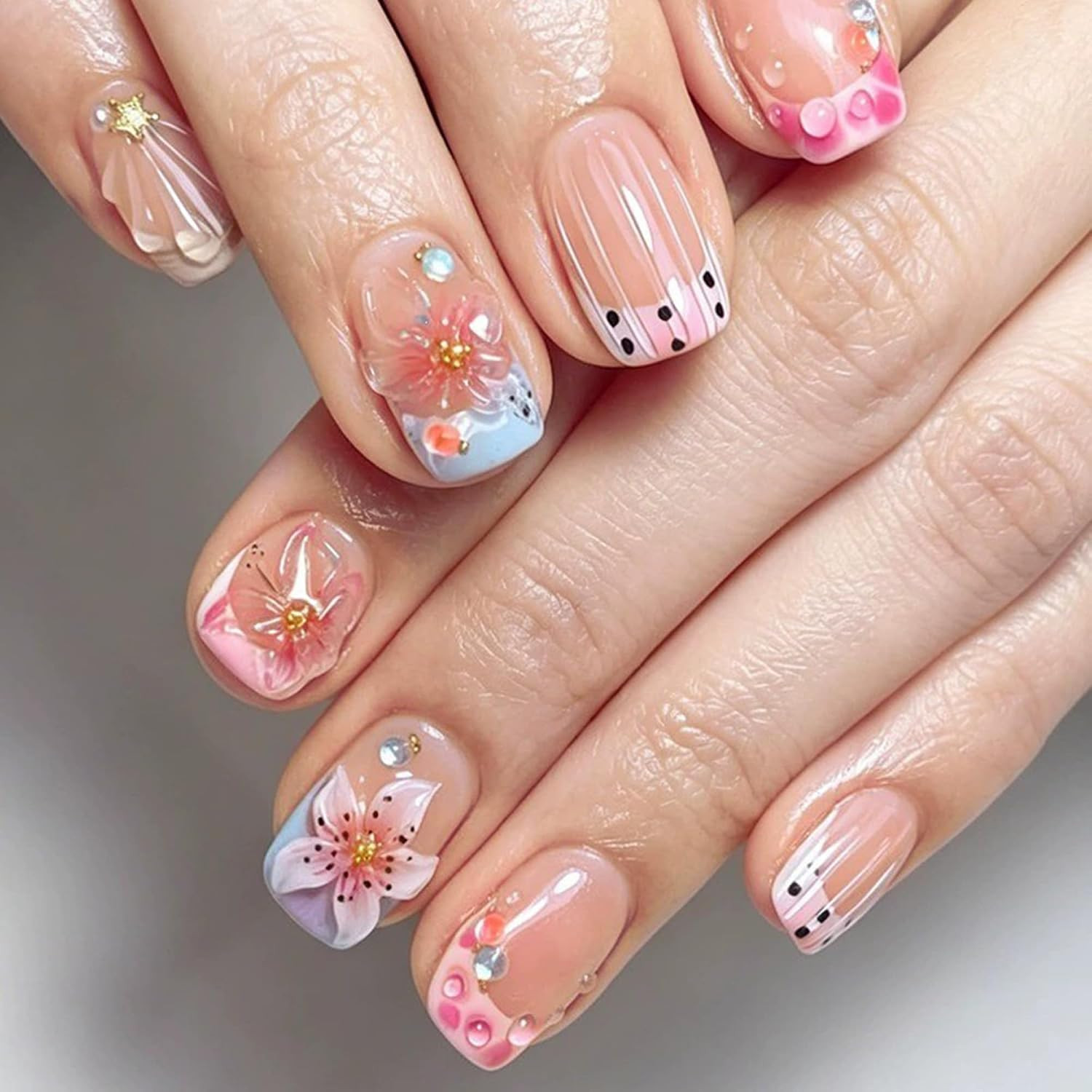 24Pcs Square Press on Nails Medium Fake Nails with Glossy Full Cover False Nails