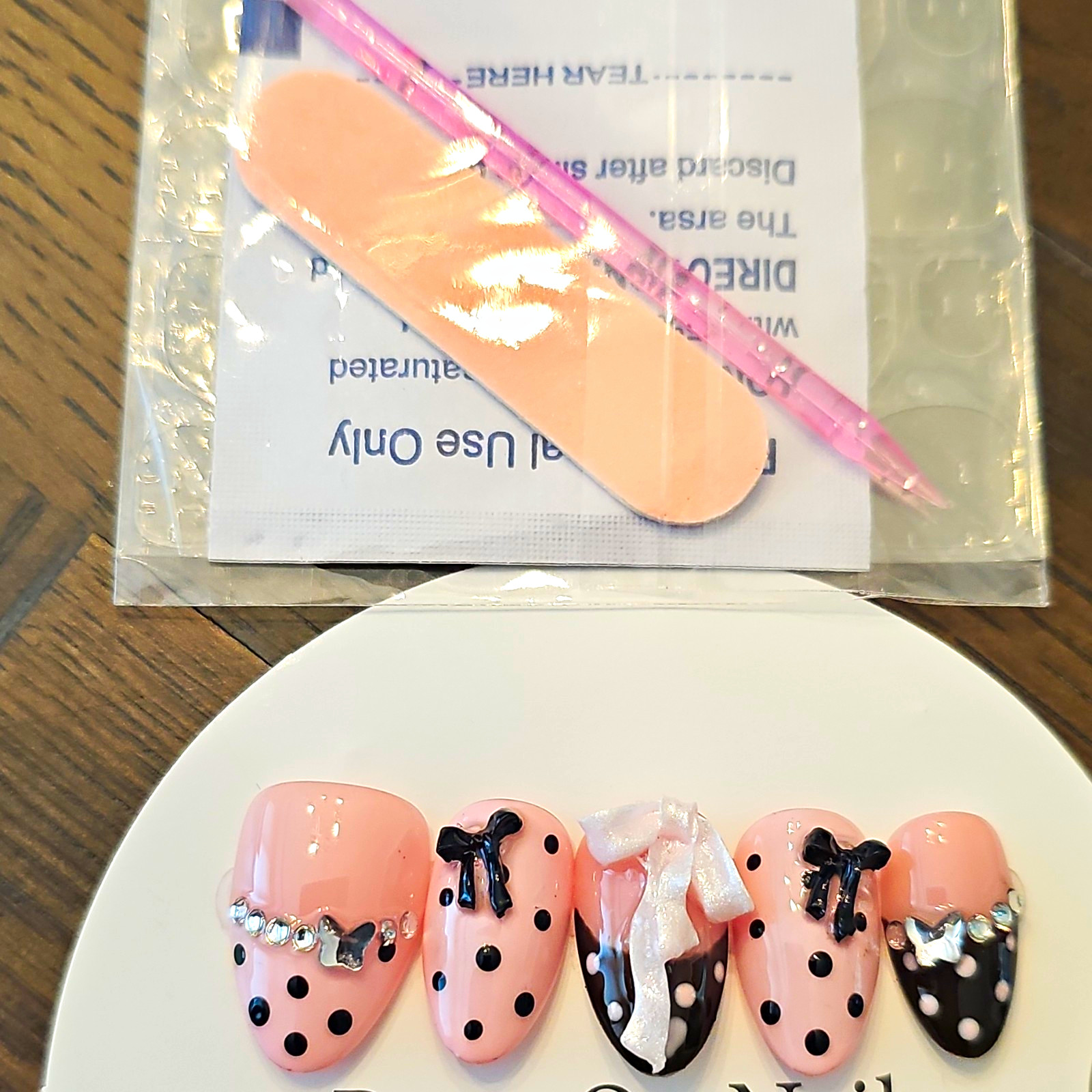 Press-On Nails Short Oval Large, 2.0 3D Pink/Black Polka Dot Bow