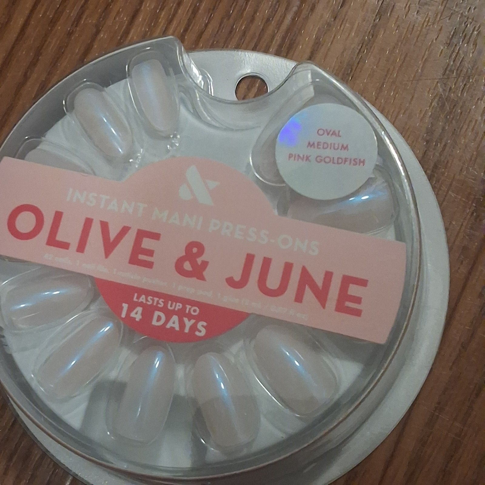 Olive & June Instant Mani Press-On Nails ~ 42PCS Oval Medium Pink Goldfish