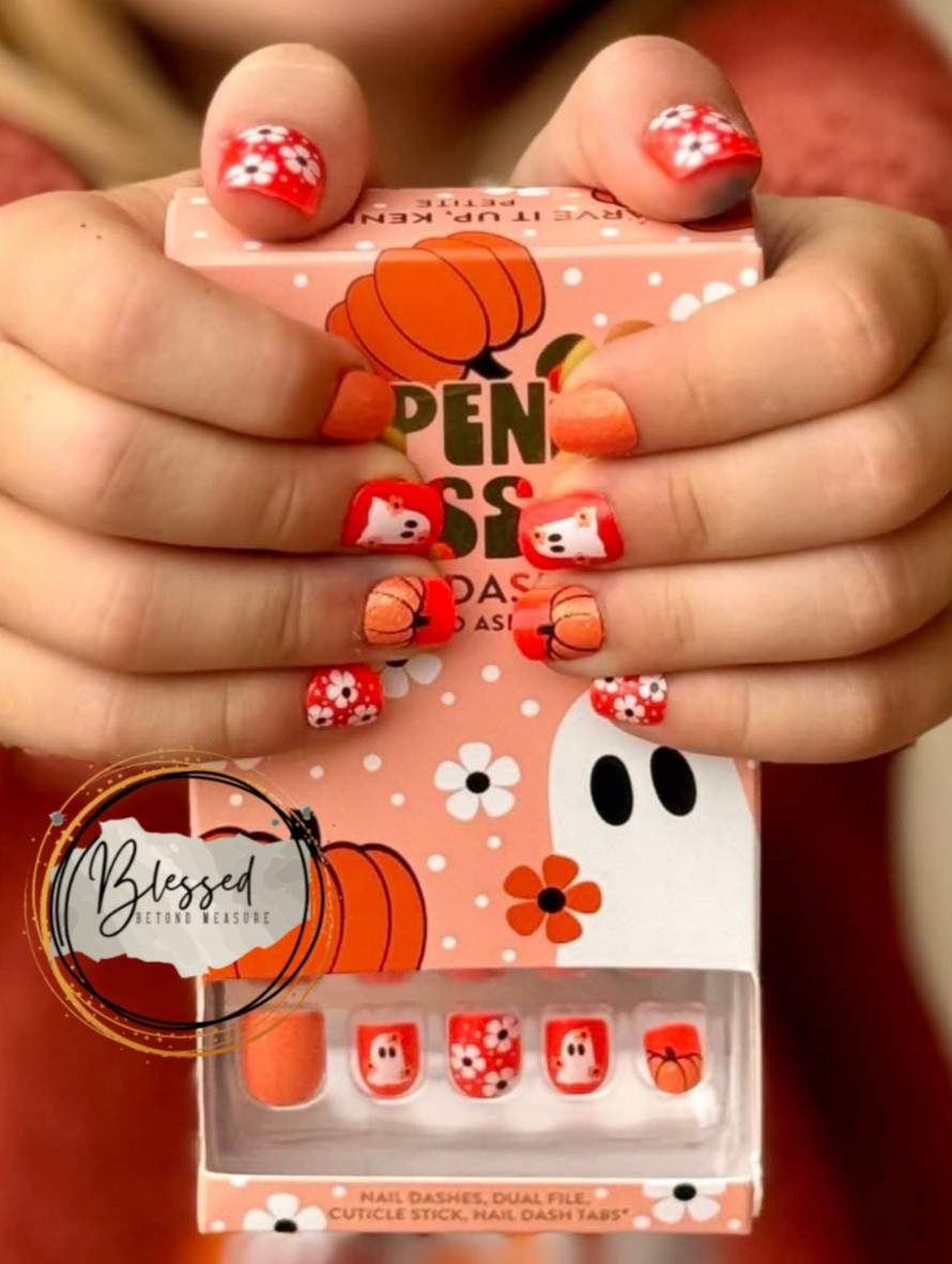 Red Aspen Press On Nails- PETITE Carve It Up Kennedy-Halloween- Glow In The Dark