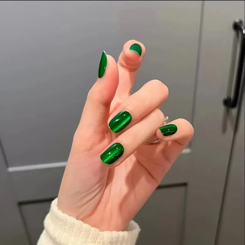 24 Pieces Green Wild Cat’s Eye Nail – Handmade Short Trapezoidal Wearable Pure