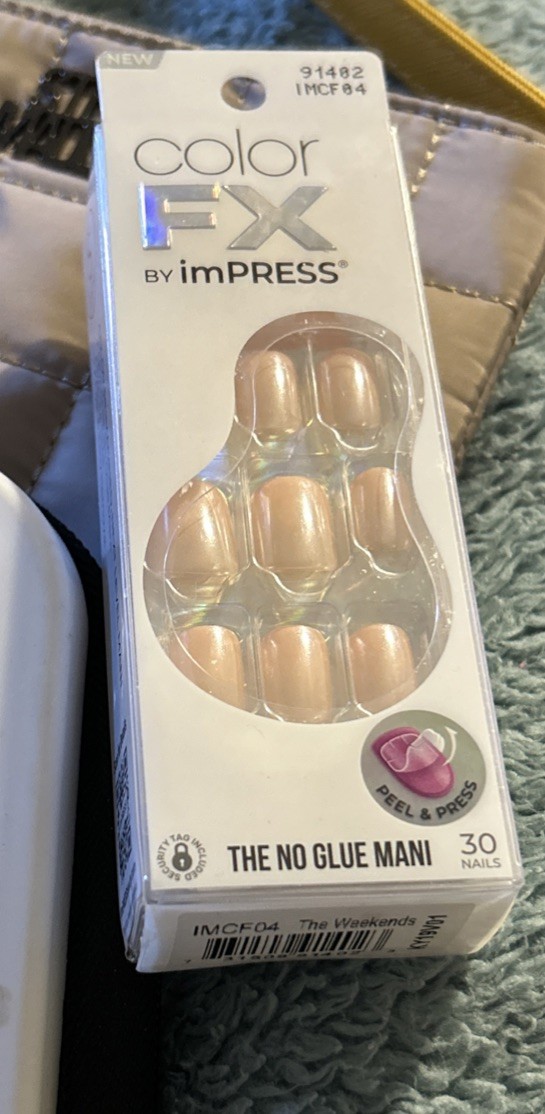 Kiss Impress Color FX No Glue Mani, The Weekends