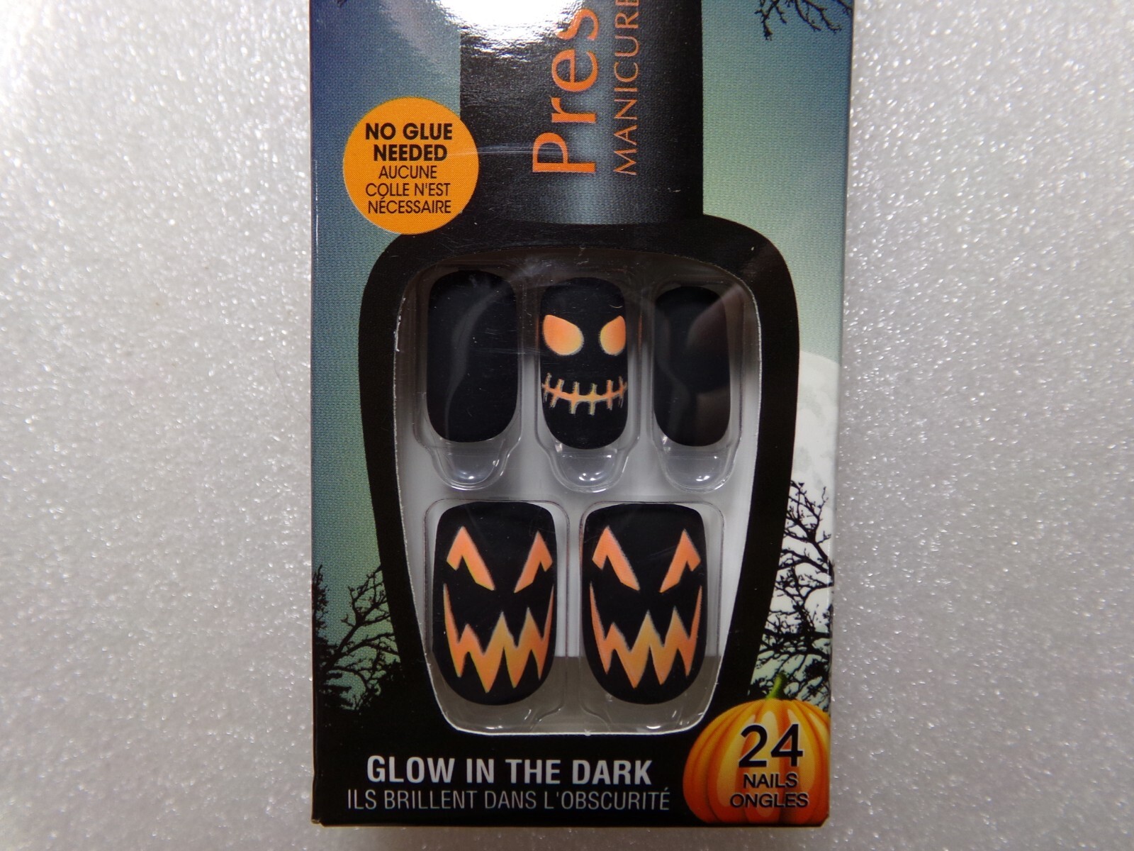 Broadway NAILS PRESS ON Medium – Black Halloween Jack-O-Lantern Glow in Dark