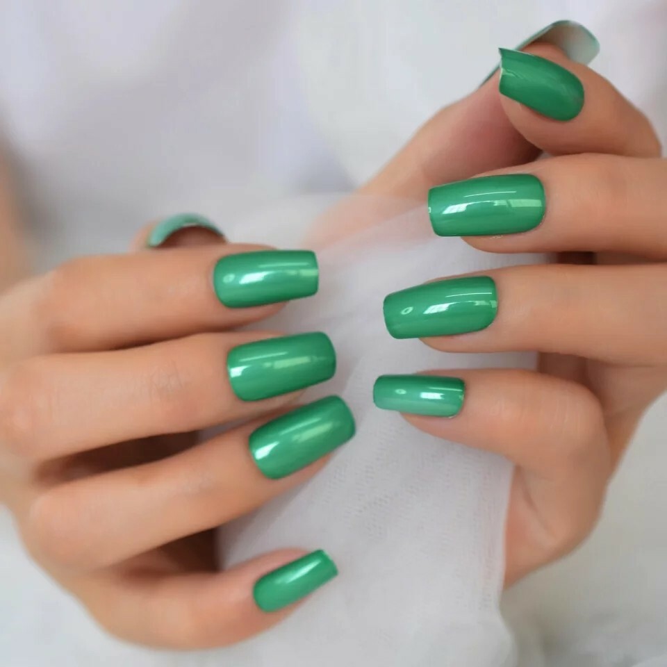 24 Medium Square Green Press On Nails Glossy goth metallic glue on kit bright