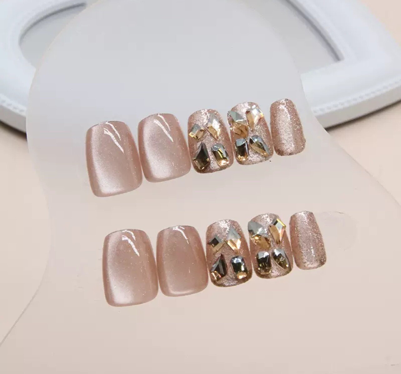 Cat Eye Press on Nails Short Square Fake Nails Glitter with Cat Eye