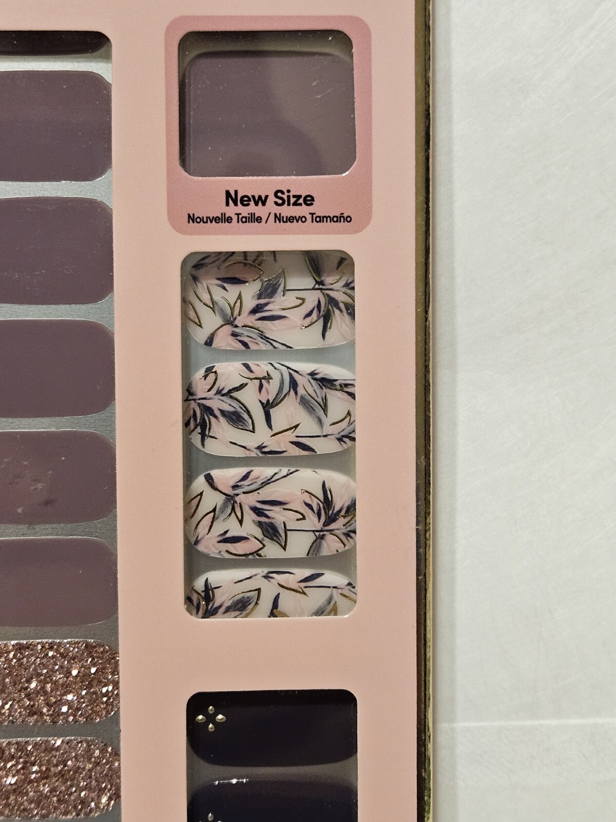 Dashing Diva Gloss Ultra Shine Gel Palette 32 Nail Strips GS303 Alpine Retreat