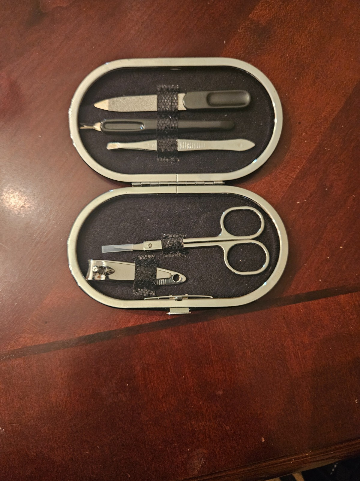 Nail Kit Set With Clippers, Nail Cutter, File. New.