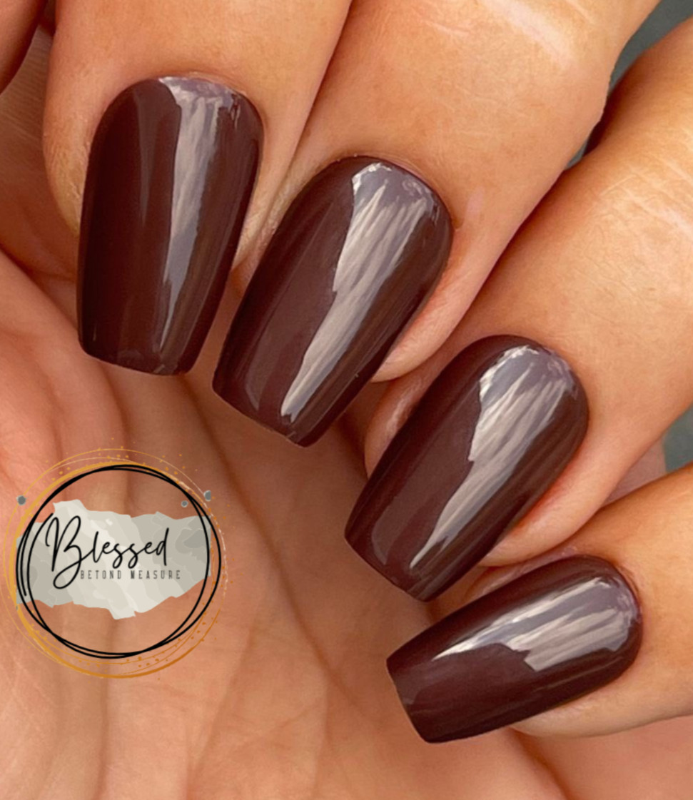 Red Aspen Press On Nails Raquel’s French Roast -Brown Solid -Medium Coffin Shiny