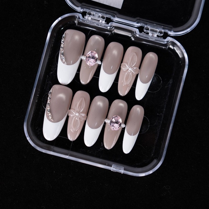 10pcs White Almond 3D Flower Rhinestone Press On Nails Skin Brightening