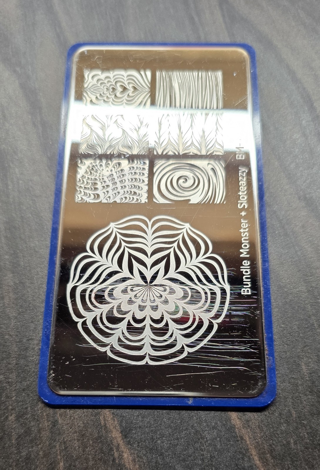 BM-XL210 Maniology Bundle Monster x Sloteazzy Swirl Stripe nail stamp plate Htf