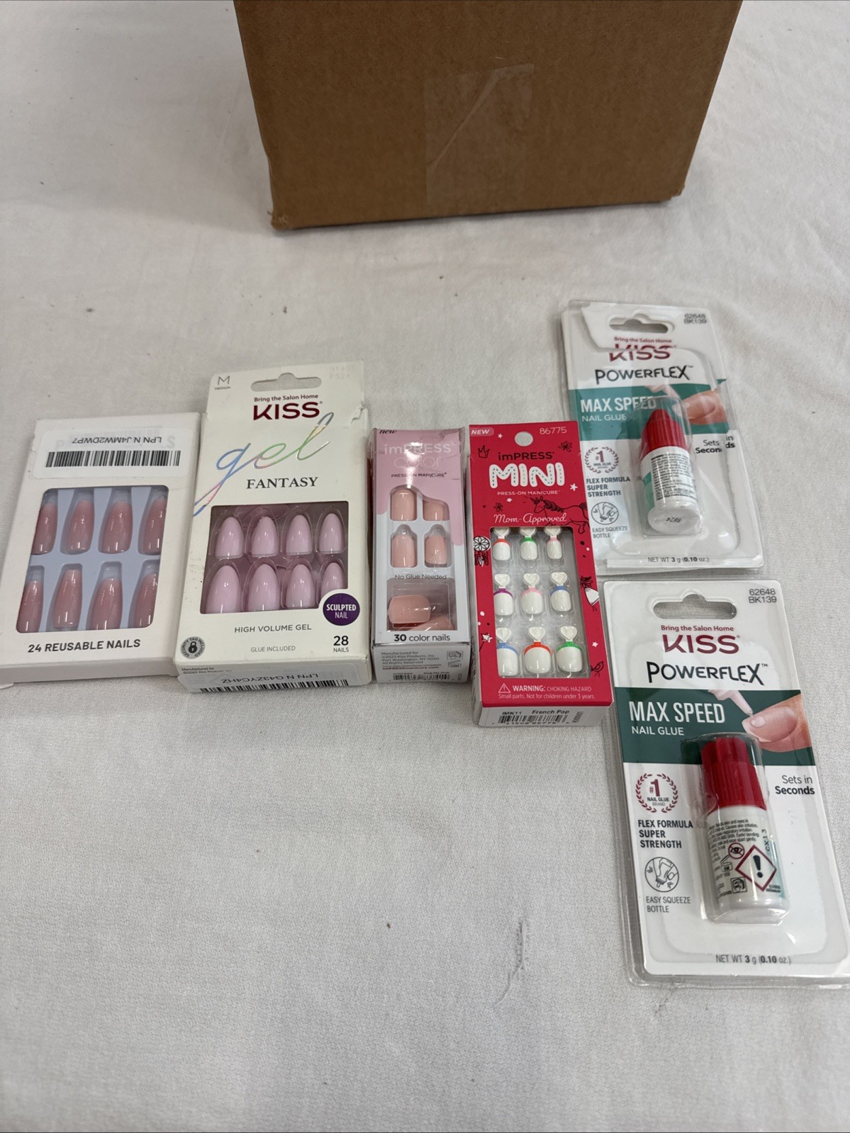 KISS imPRESS Color Press-On Nails/Impress Mini/Nail Glue.