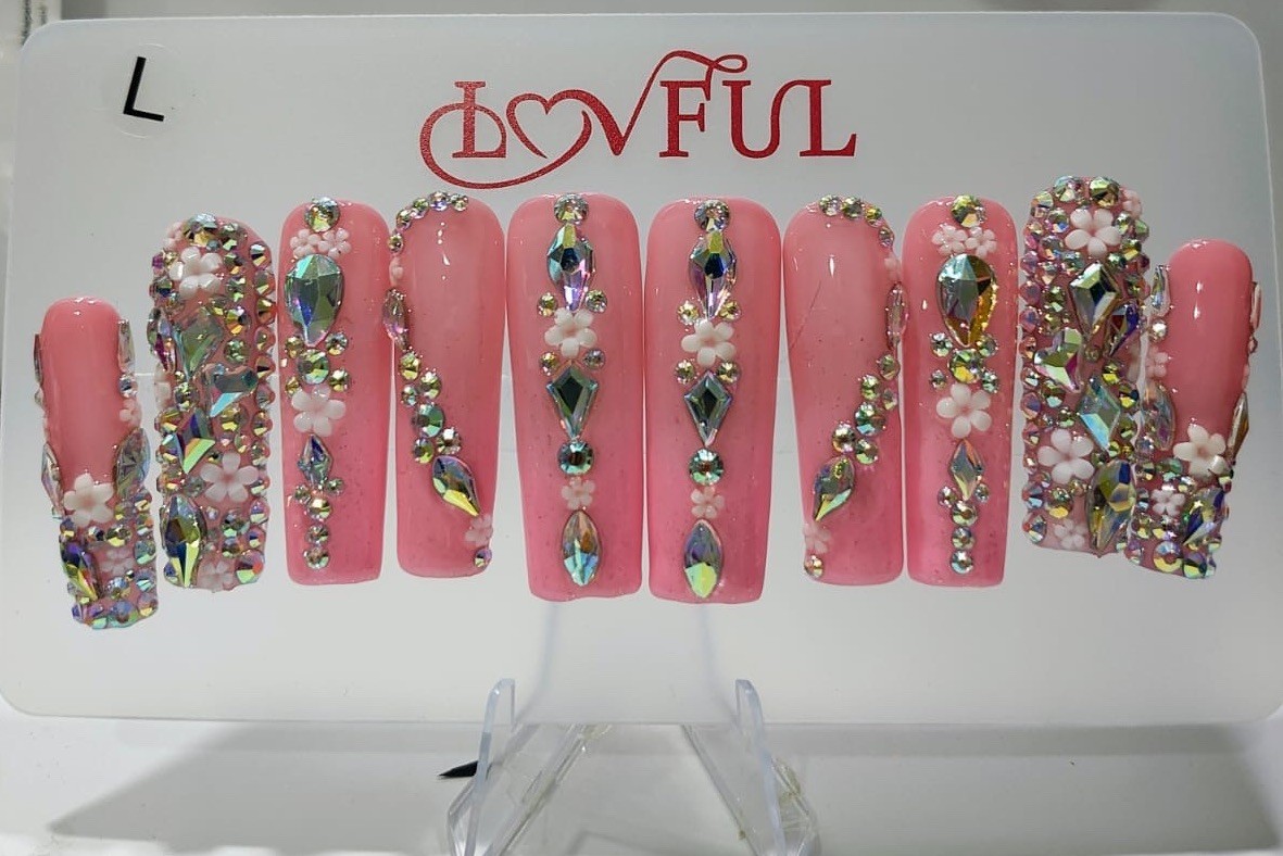 LOVEFUL Press On Nails