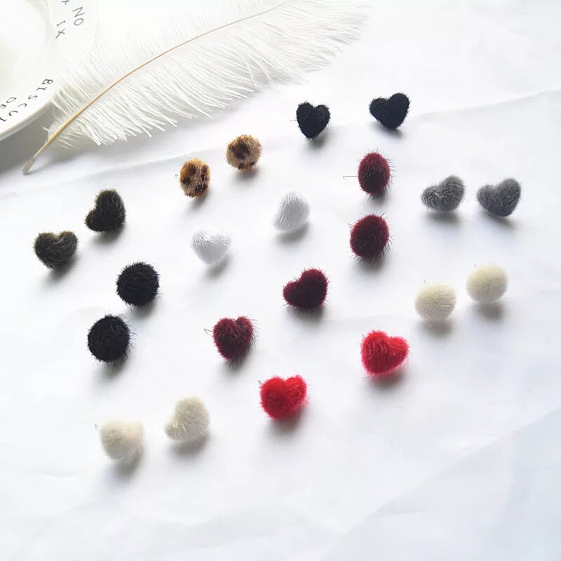 HunCo Nail Magnetic Pompon 6pcs Fluffy Balls Hearts Fur 2025 Winter Accessories