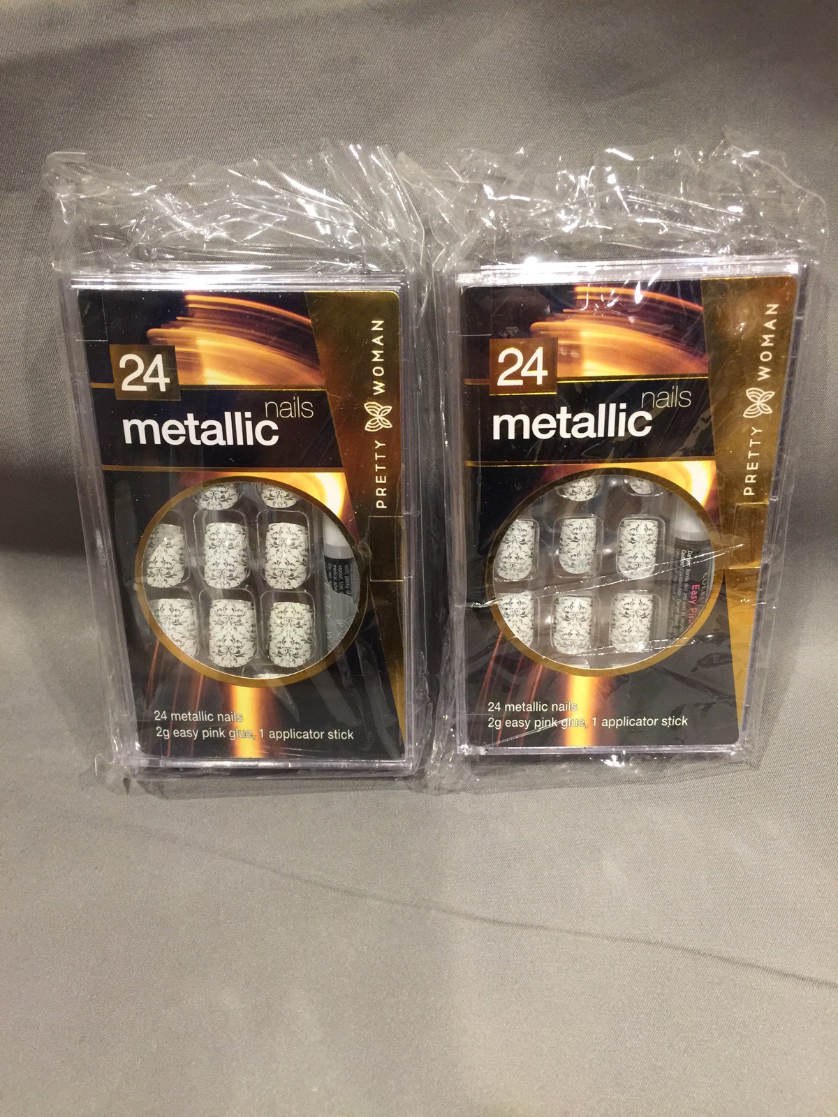 2 x NIP 24 Pretty Woman White Silver Specle Artificial Nails with Applicator New