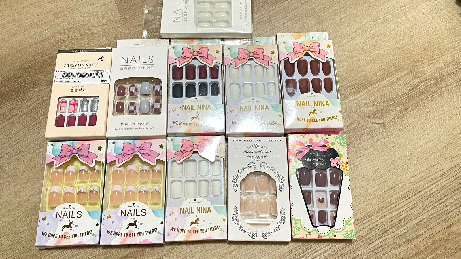 NAIL NINA Acrylic Press-On Nails Short Square French Plaid Multicolor F635