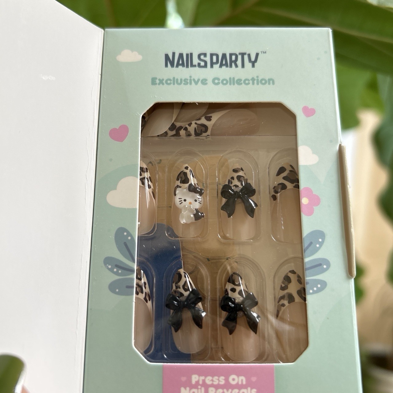 NailsParty Press-On Nails Medium Coffin 3D Bows Unicorn Nude/Black/White
