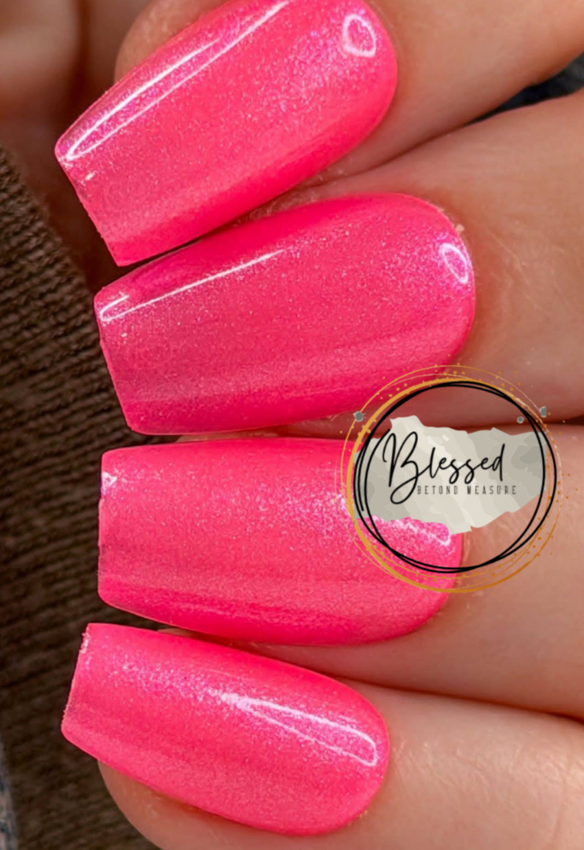 Red Aspen Press On Nails- Shellshock, Shemayne Medium Coffin | Pink