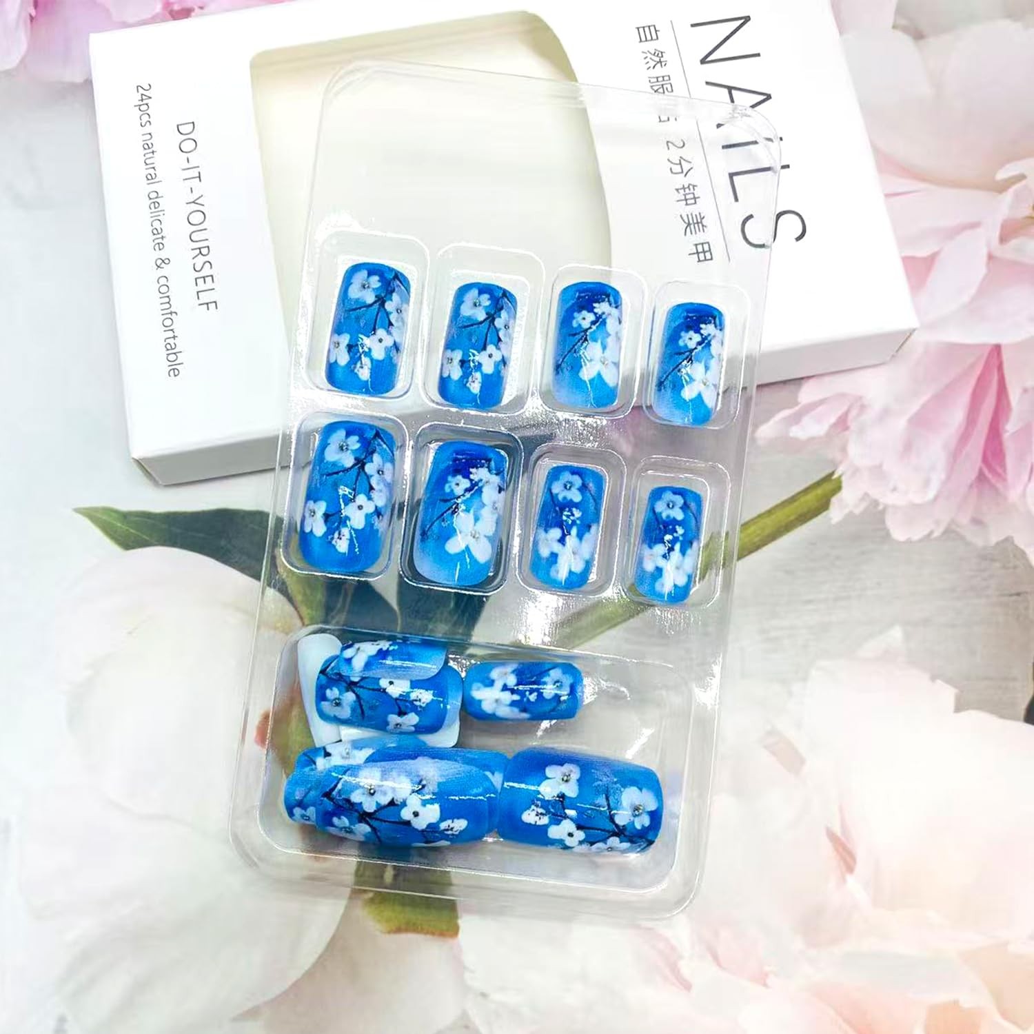 LWTZLW Blue Press on Nails Medium Square False Nails White Flower Design Full…