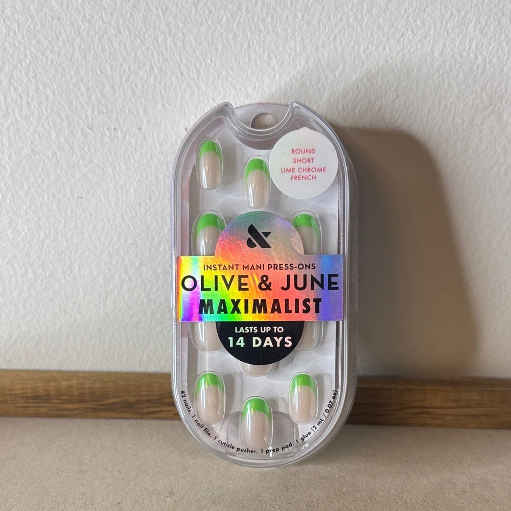 Olive & June Maximalist Instant Mani Press-On Nails – Lime Chrome French Tip