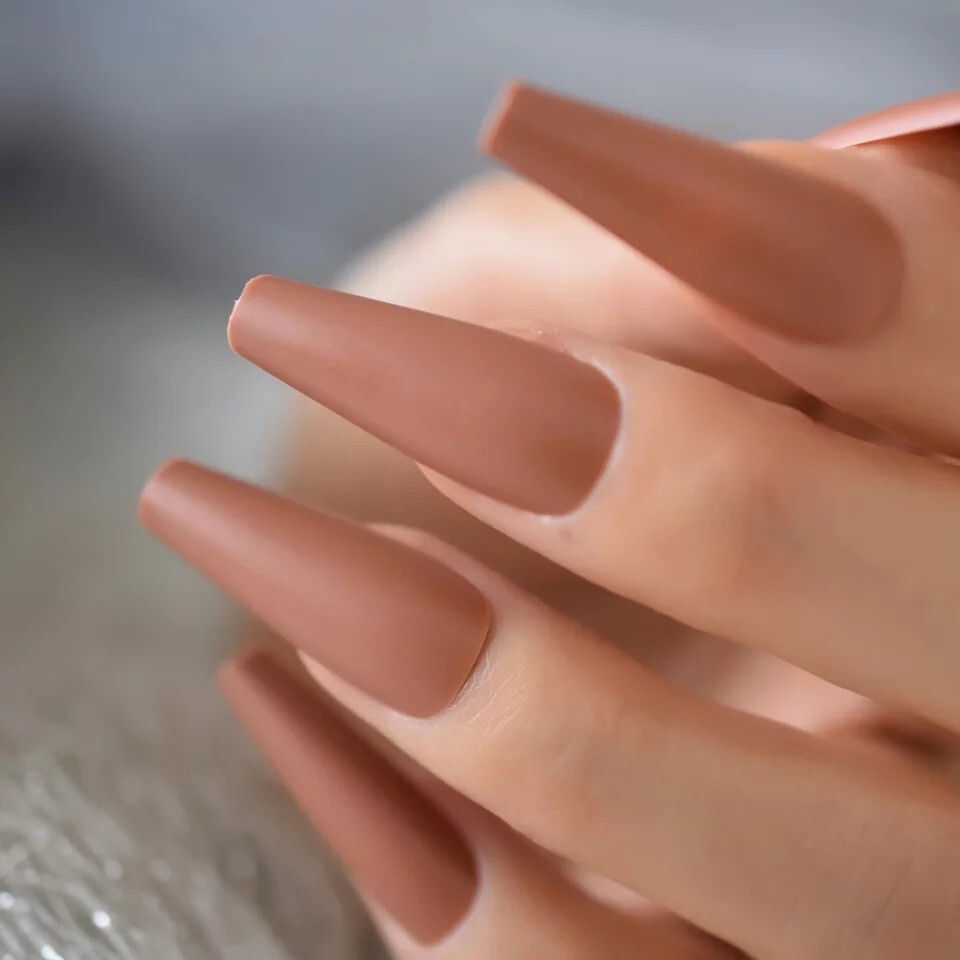 24 Kim K Nude Press on nails kit glue tan sedona clay neutral straight coffin
