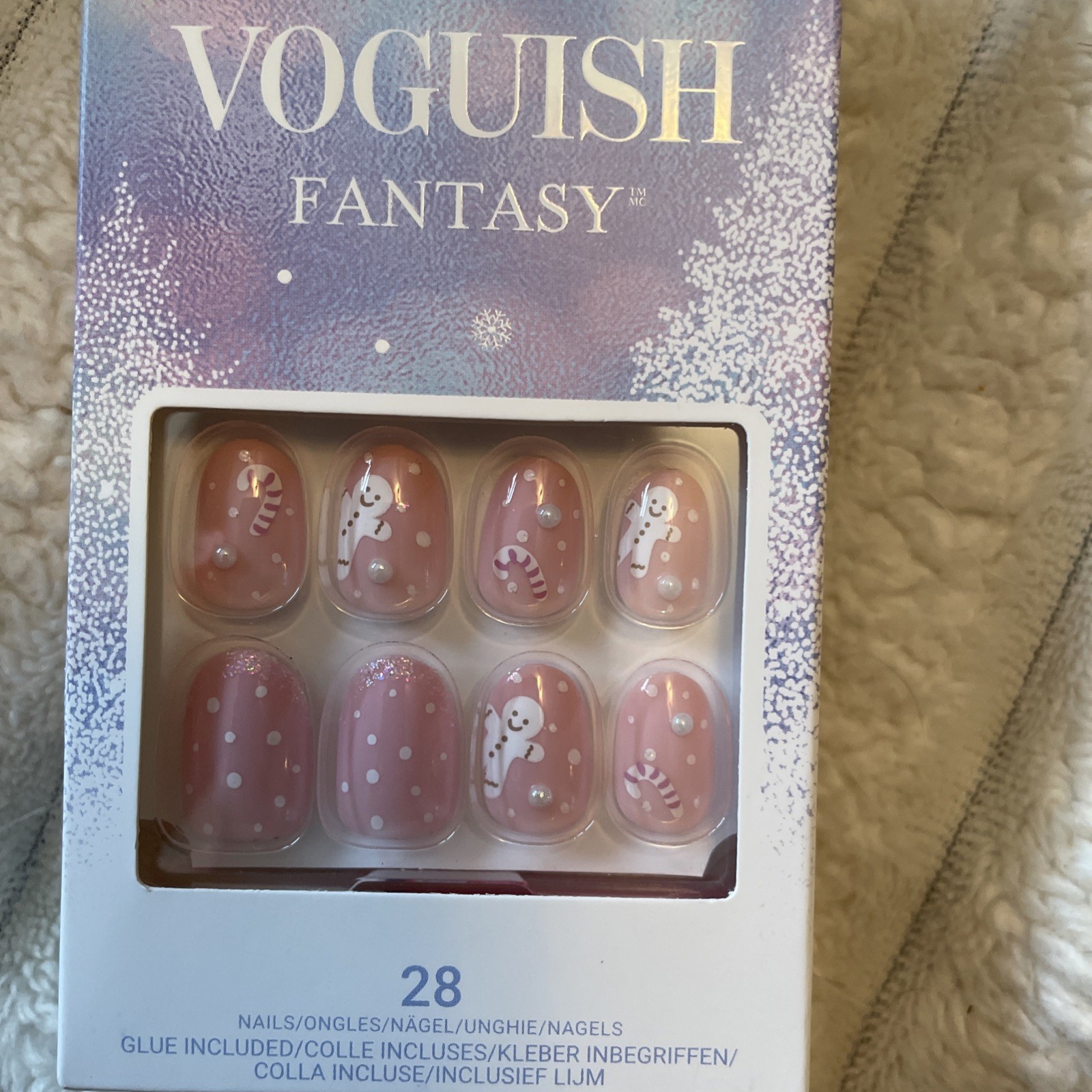 KISS Voguish Fantasy Press on Nails, Happy Mittens, Pink, Short Oval, 28 Count