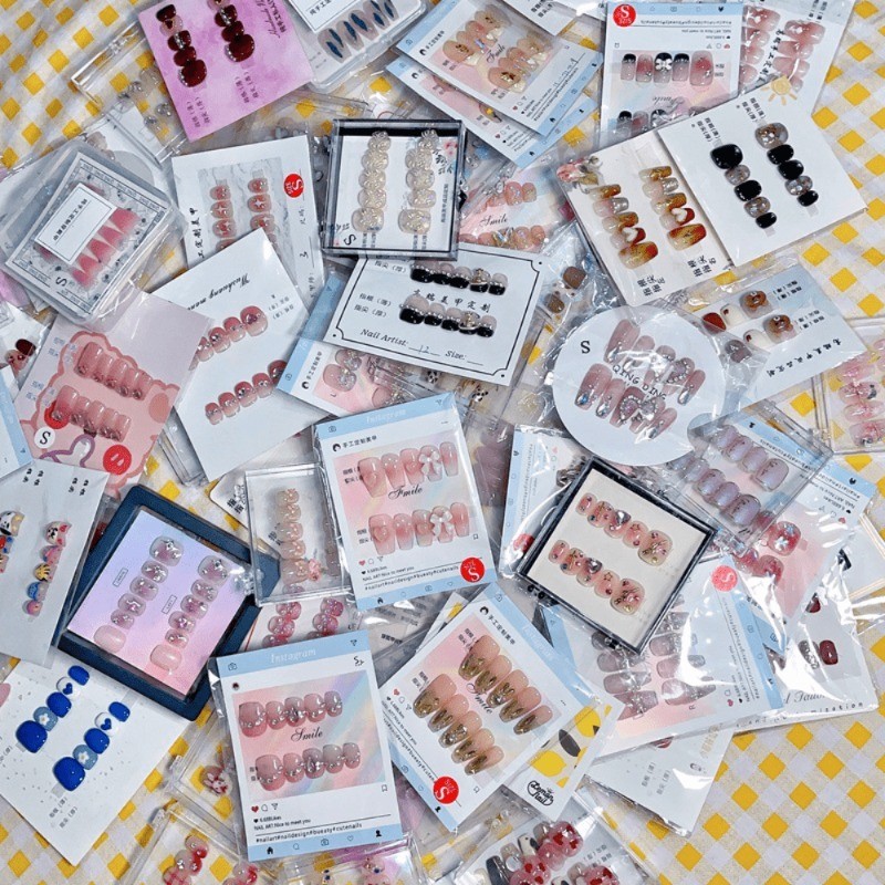 20 Piece Mixed Color Random Nail Set Medium Square, Gradient Sparkling Nail Art