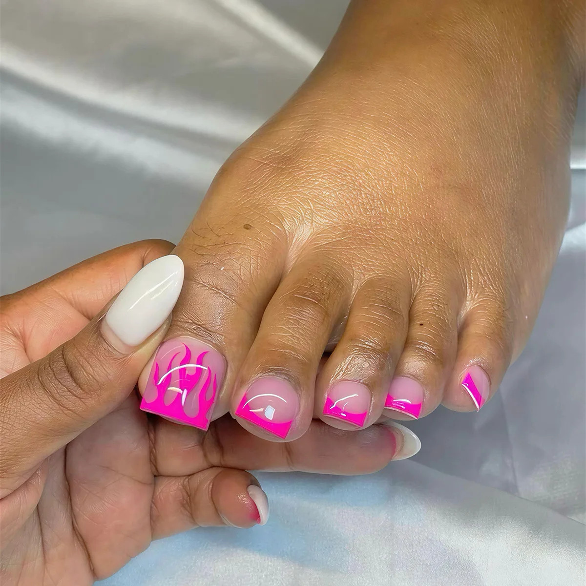 24Pcs Glossy French Toe Nails Summer Beach Fake Toenails