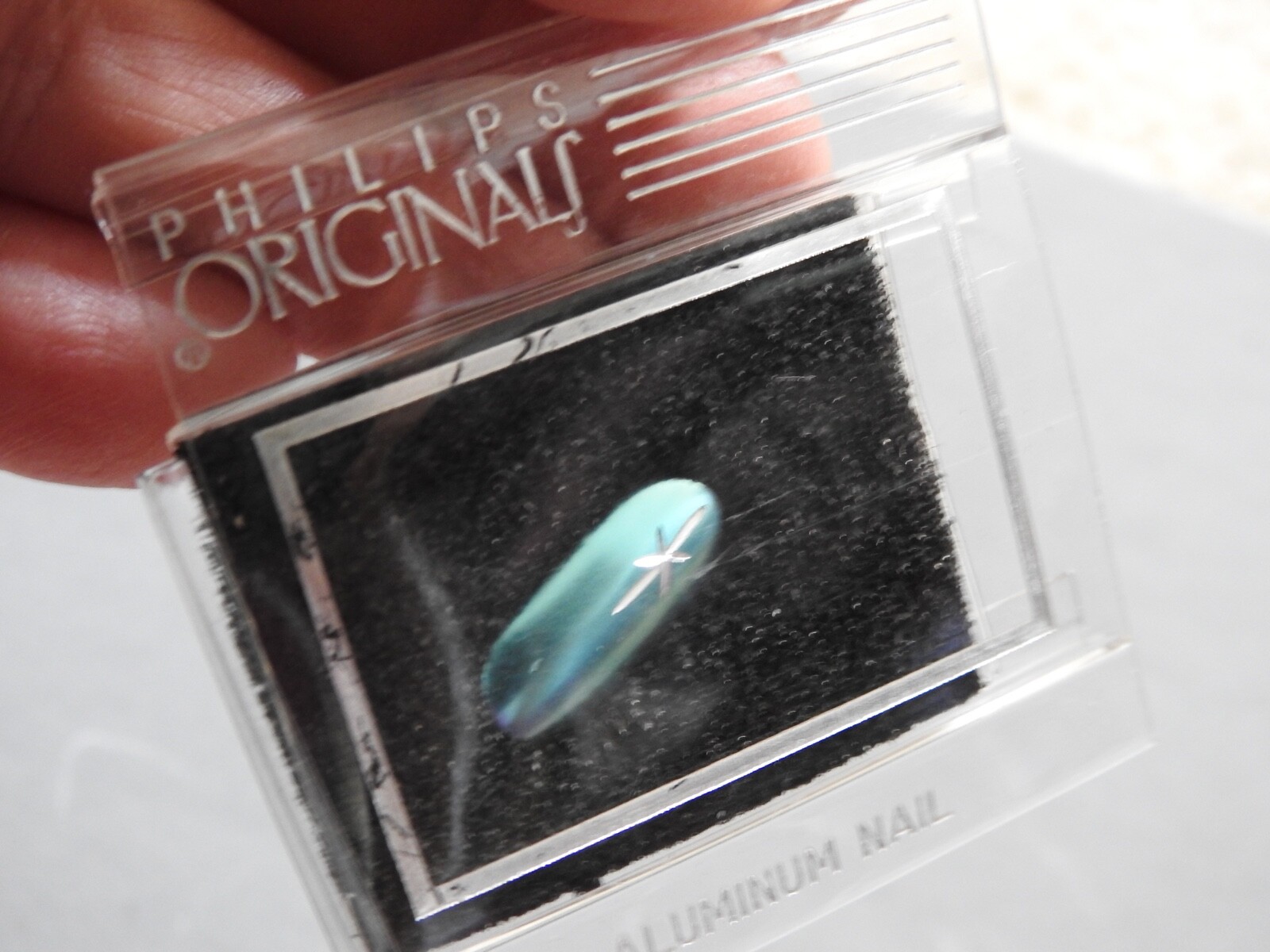 NOS REUSABLE ALUMINUM FINGER NAIL icy aqua blue with diamond cut starburst