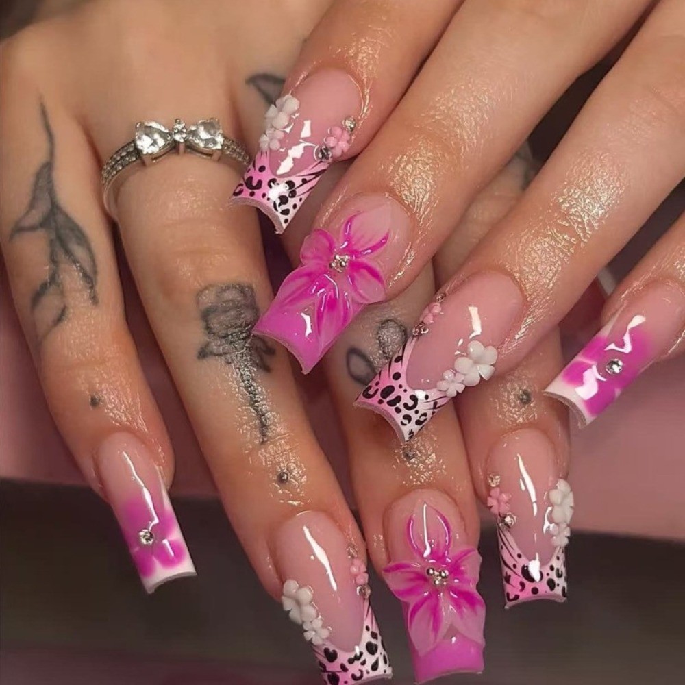 Press-On Nails with Hand-Painted Flowers, Glitter 3D Pearls Elegant Fake Nails