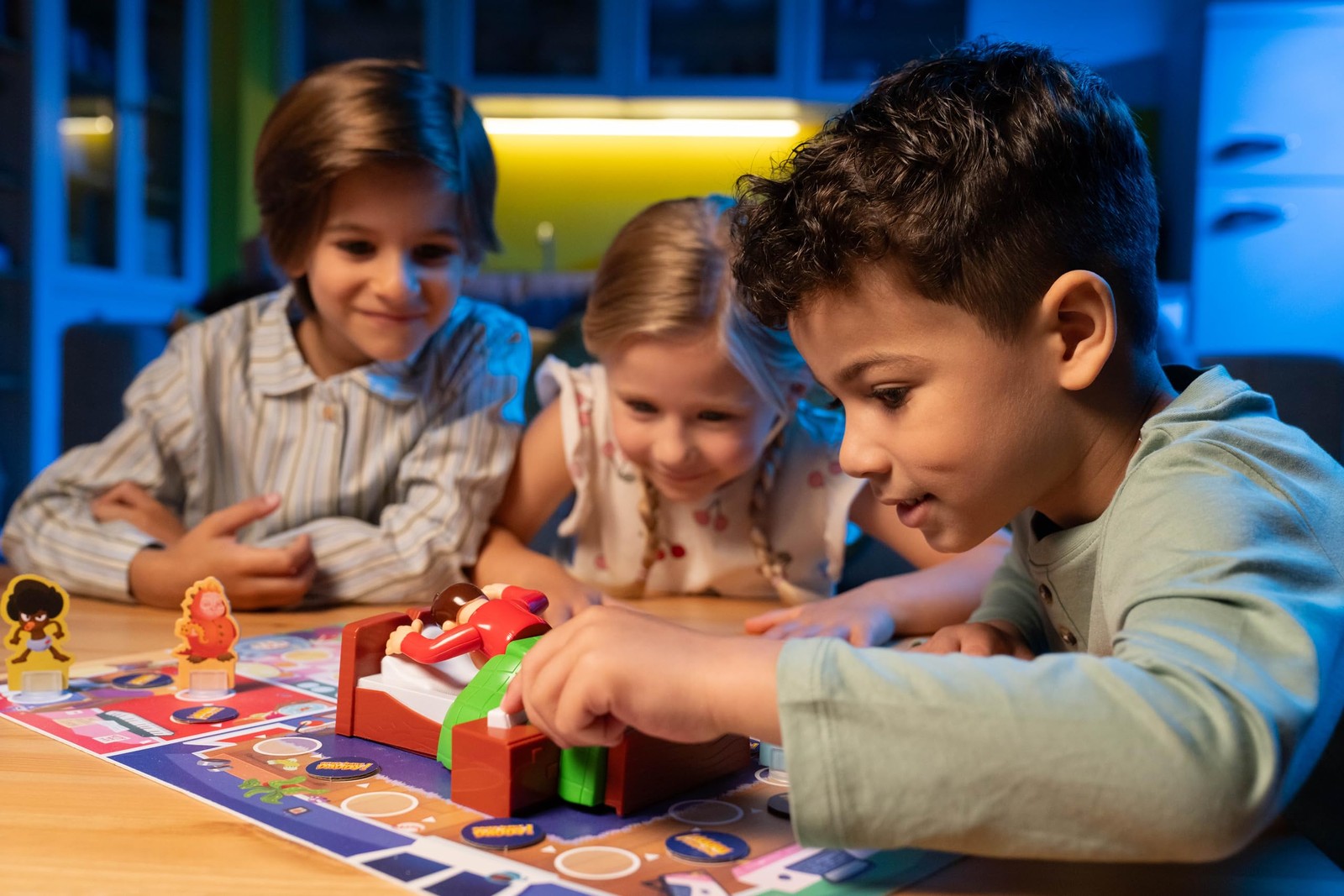 Goliath Don’t Wake Daddy Board Game | Surprise 26.25 cubic inches, Multicolor