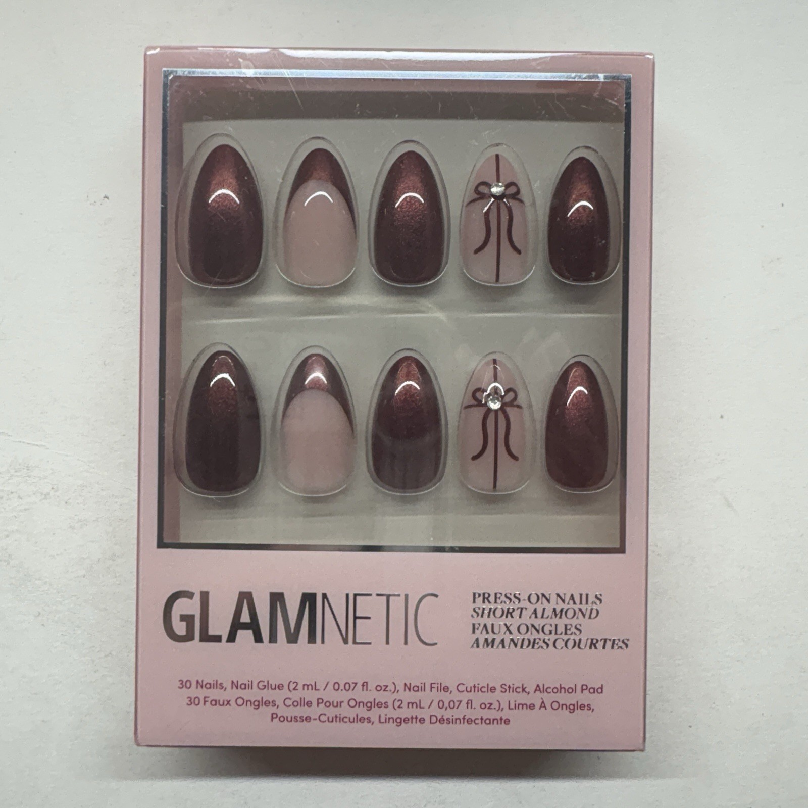 Glamnetic Press On Nails She’s a Gift Short Almond 30 nails Bow Christmas