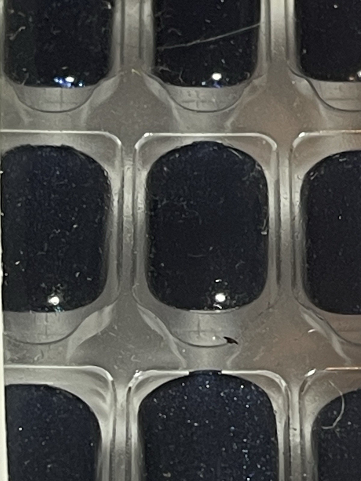 Kiss Press-On FX fake nails short squoval navy blue.