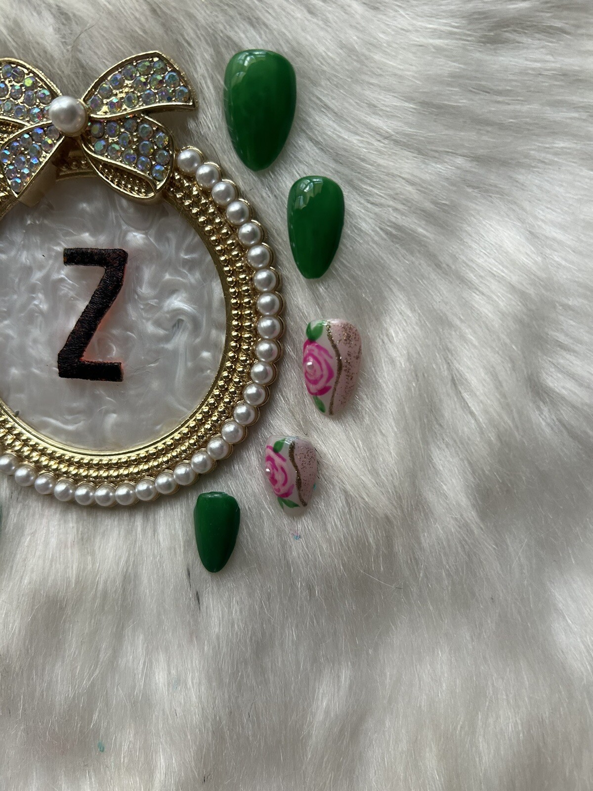 Z NAILZ! Handmade Green S Almond W/Rose Accents Press On Nails
