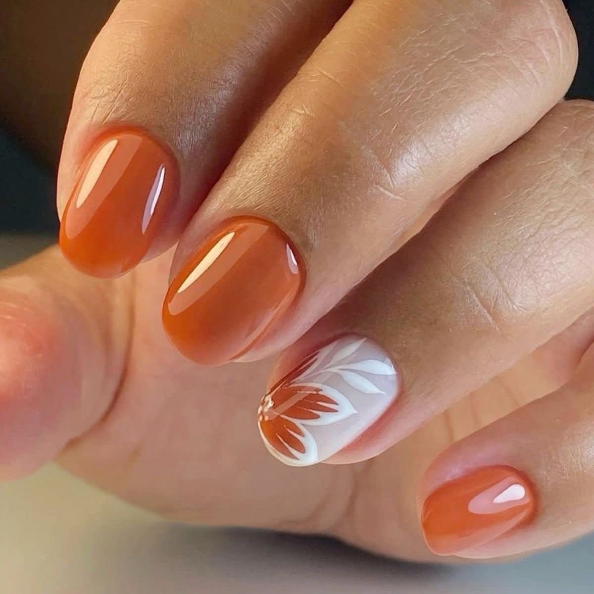 48pcs-Burnt Orange Press on Nails, Short Round Hand-Painted Flower False Nails