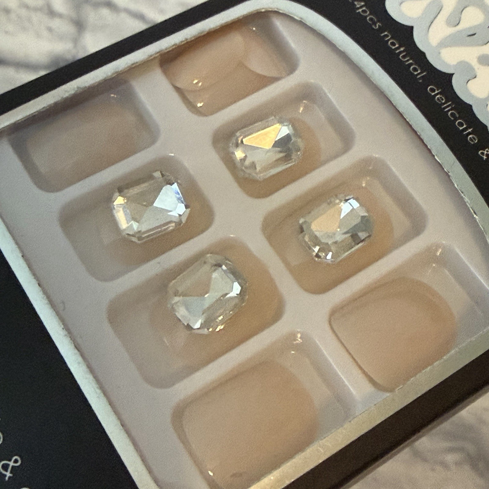 Hot Topic Fashion Nails Nude Rhinestone Press On False Nails 24pc NIB Bling Glam