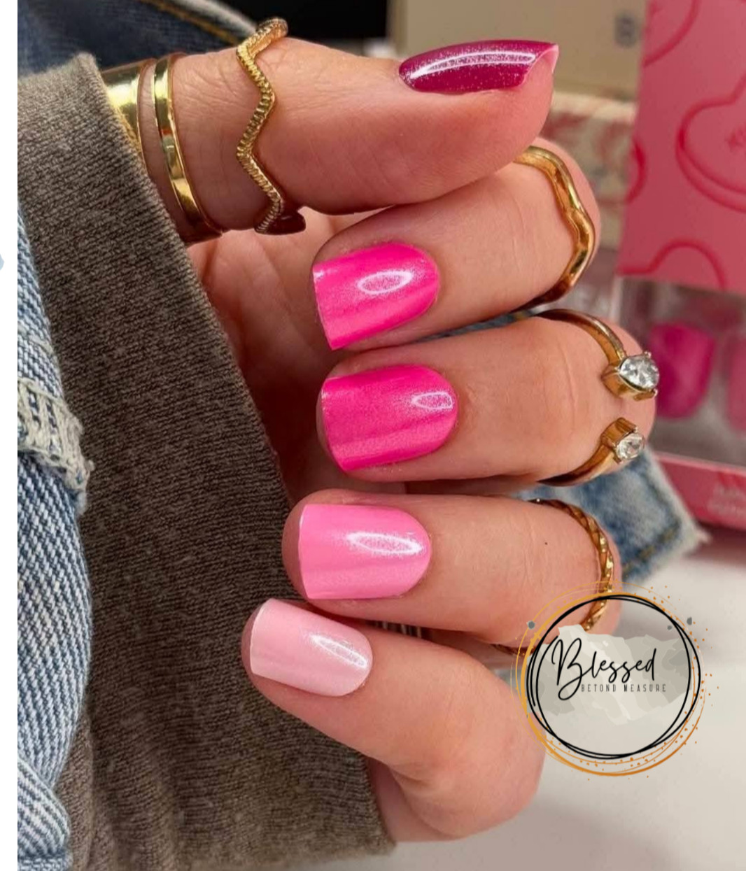 Red Aspen Press On Nails- Lots of Love, Lettie- Short Square-Pink -Mixed Mani