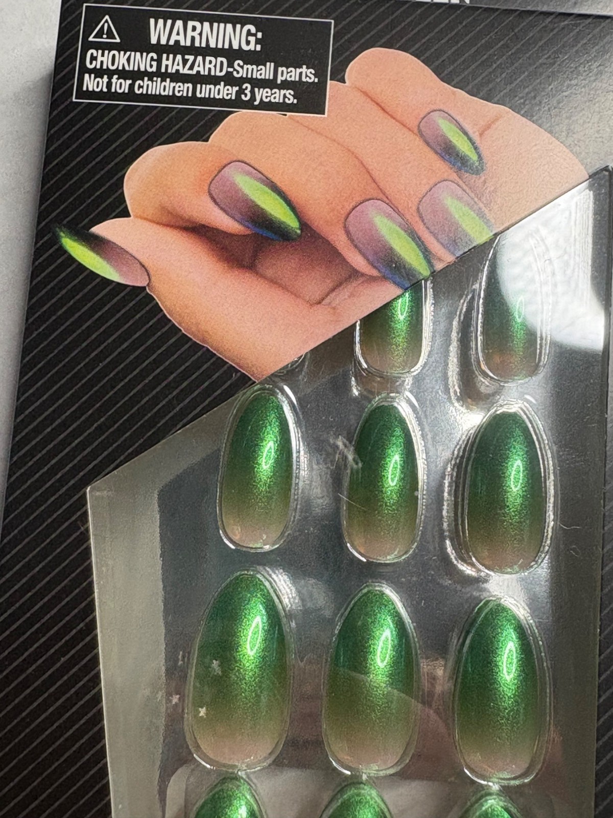 Wicked Ombre Green Press On Nails 24 Count No Glue Adult Set Halloween Witch