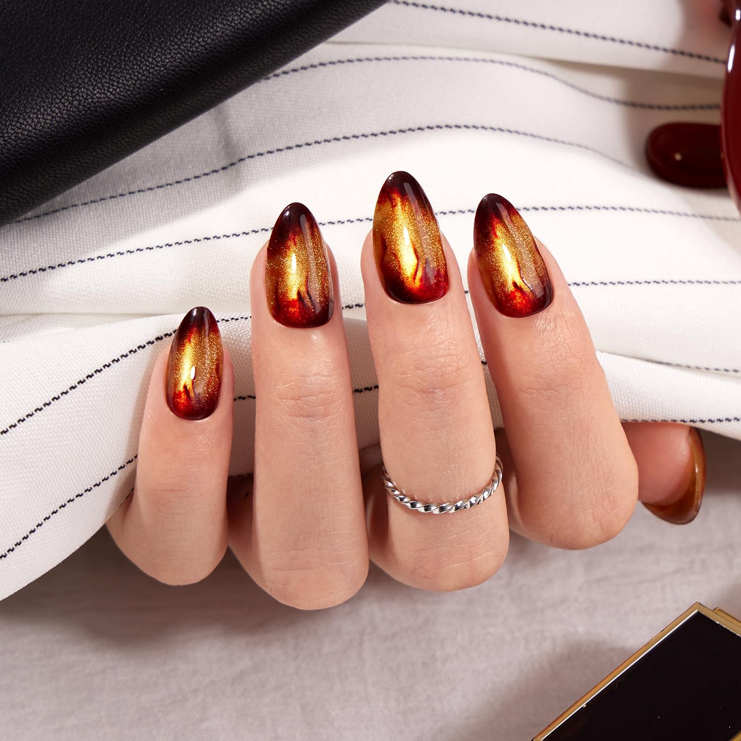 VSALON Press On Nails Short Almond – Golden Cat Eye, 32 PCS