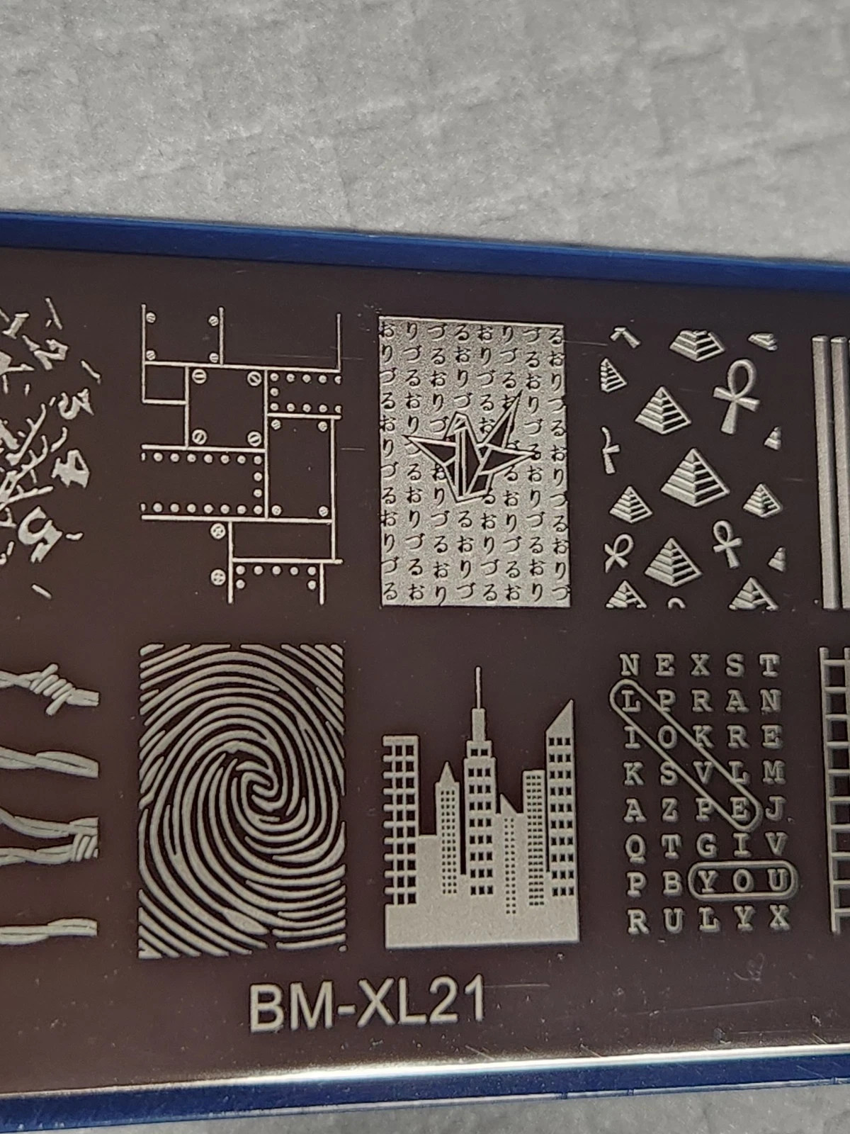Bundle Monster BM-XL21 Nail Stamping Plate Grads & Games