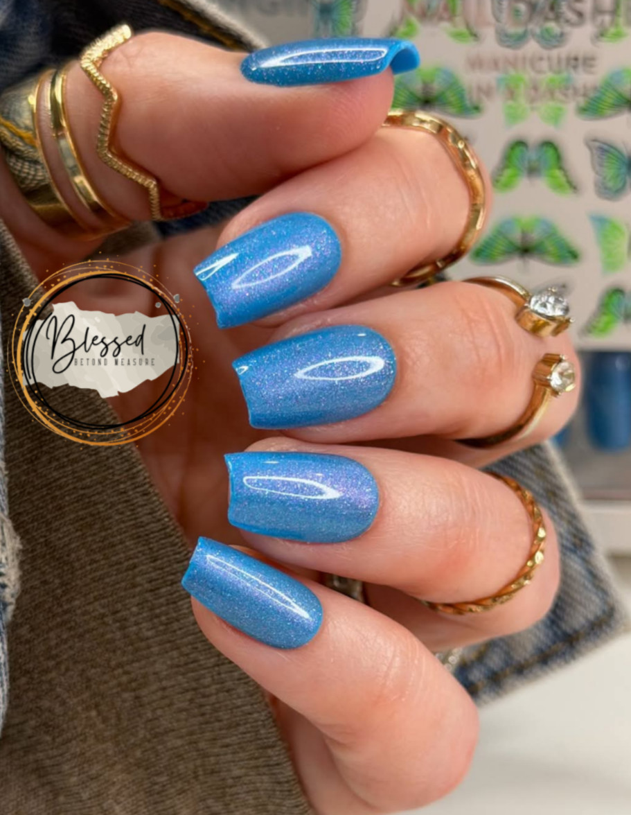 Red Aspen Press On Nails- Soft as a Flutter Samantha – Medium Blue Coffin CatEye