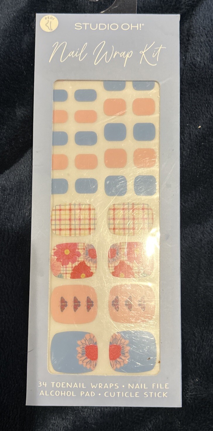 Studio Oh! Nail Wrap kit for Toenails w/nail file, alcohol pad, cuticle stick