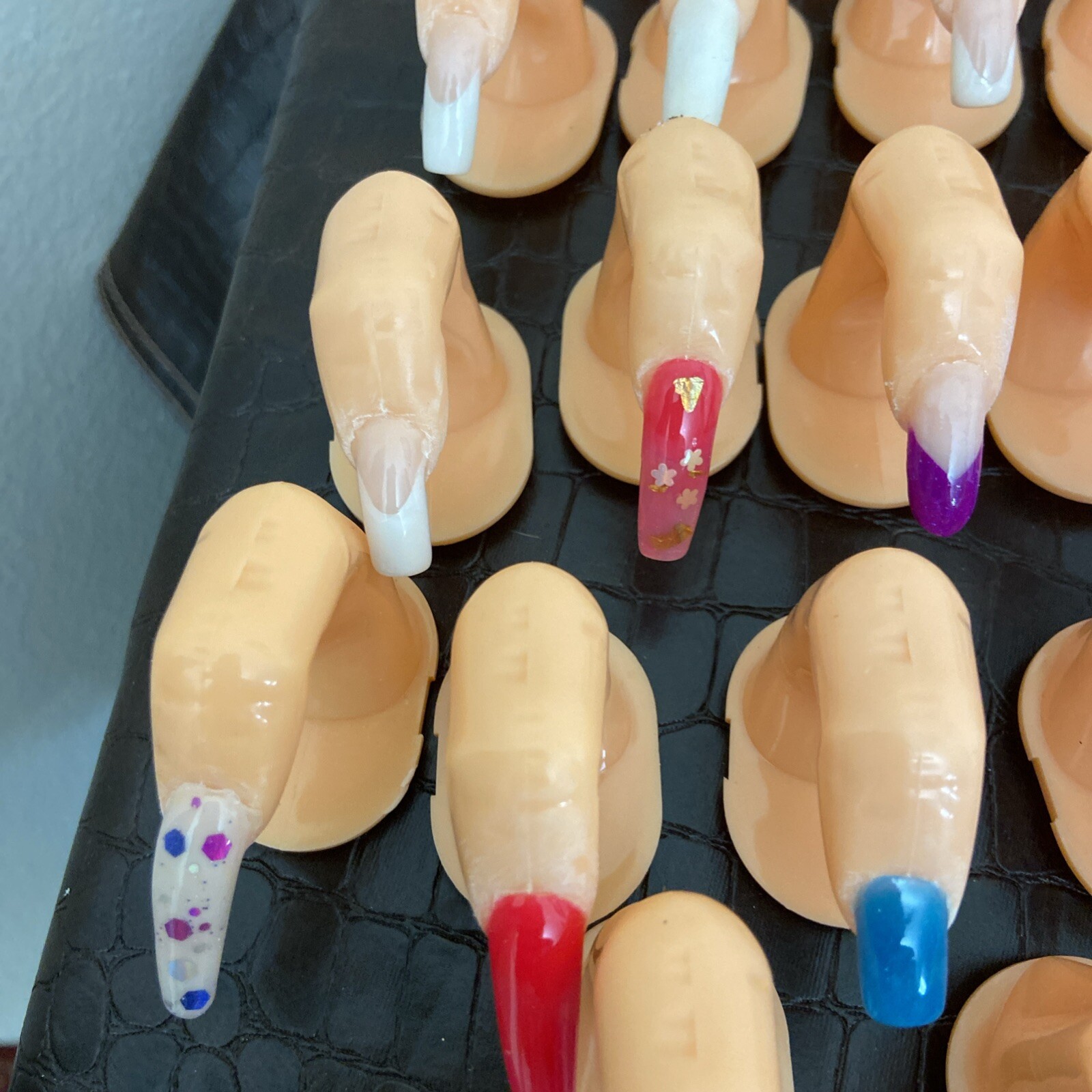Give Set Of 36 NAIL ART DISPLACE, NAIL ARTS DECORATION STAND, or PRACTICE,