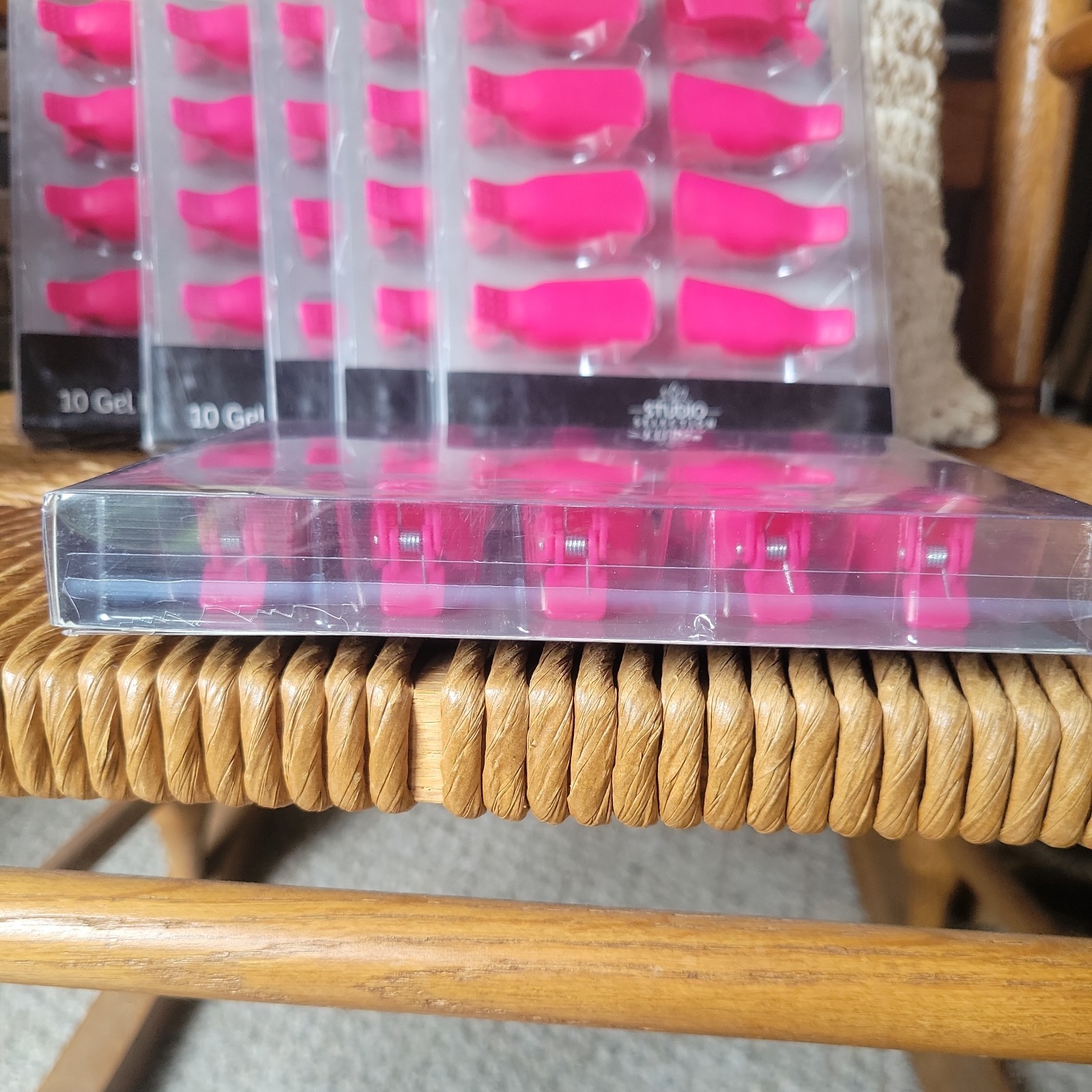 Studio Selection 10 Pink Gel Polish Soak Off Clips, lot of 6