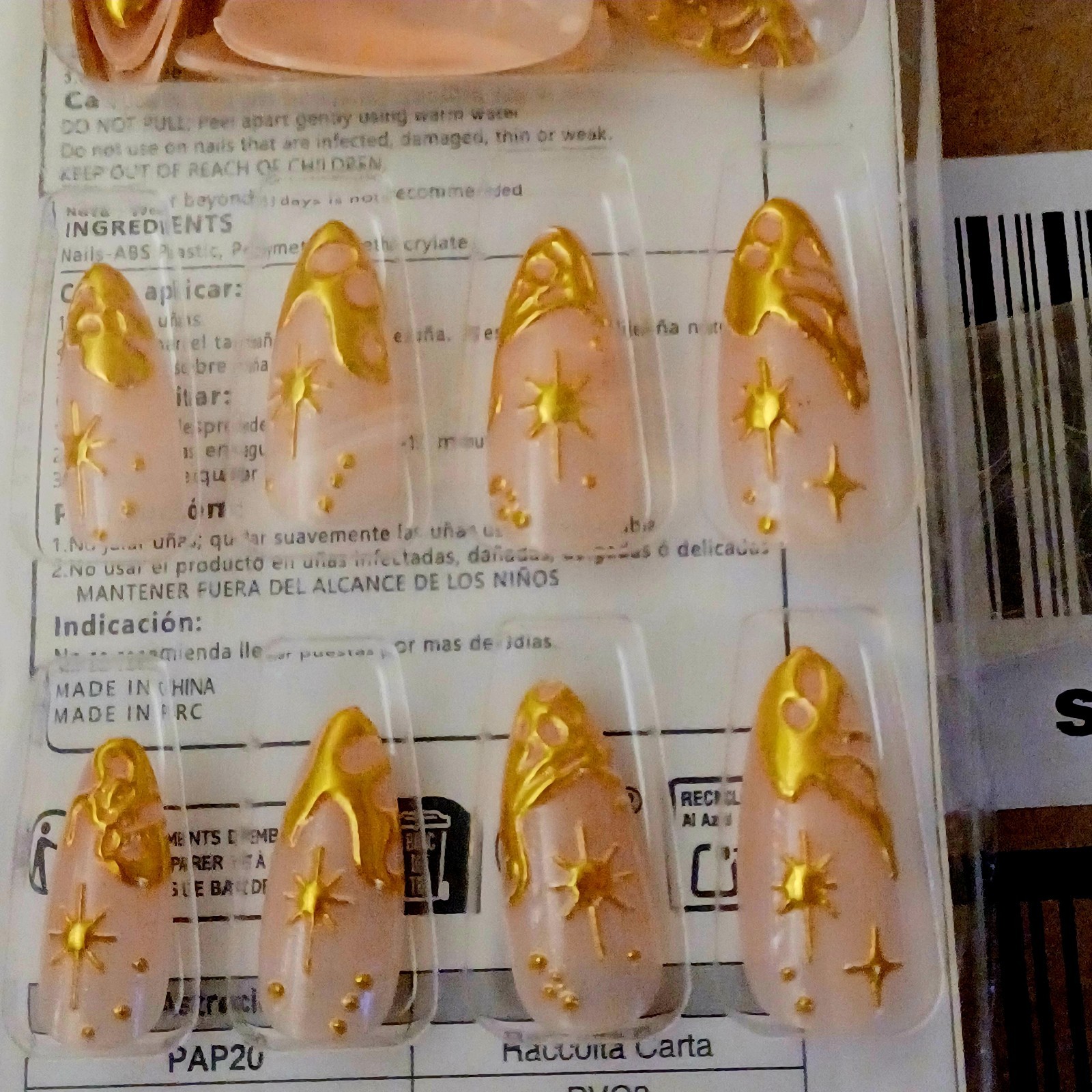Fashion Press-On Nails Multicolor 3D Full Cover Almond Shape Animal Floral Star