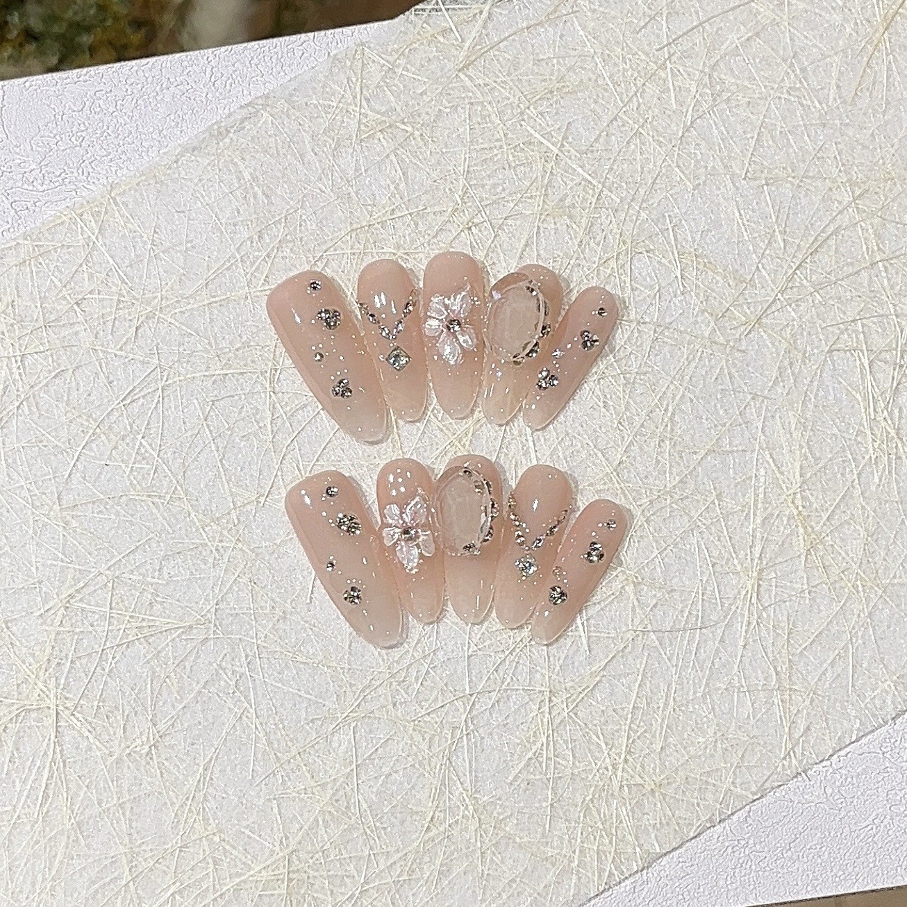 10Pcs Handmade Nude Floral Oval Press On Nails Sparkly Rhinestone Office Style